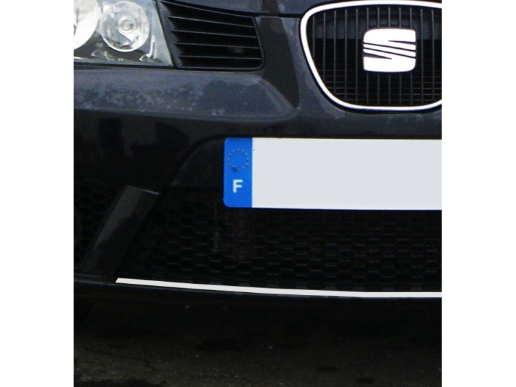 Baguette chrom&eacute;e de contour de calandre pour Seat Ibiza 01-08