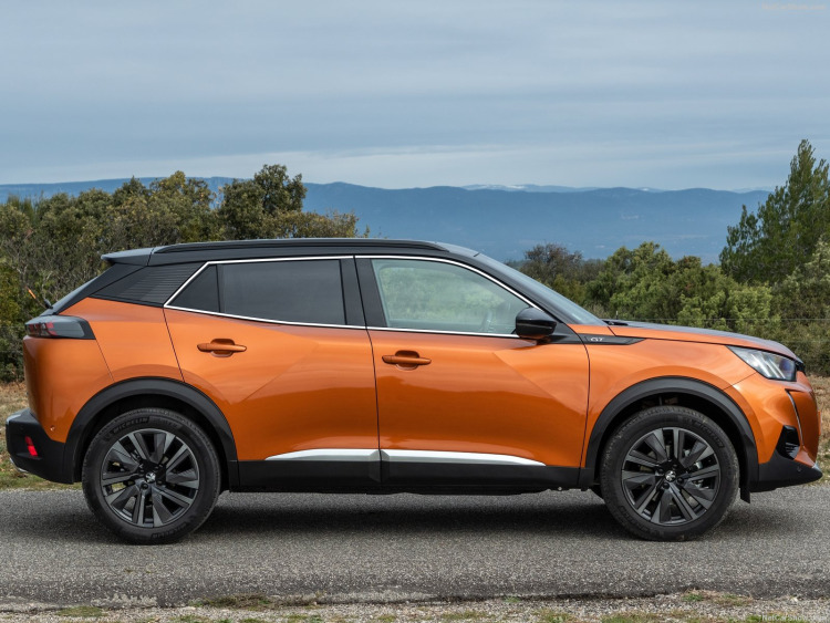 Baguette chrom&eacute;e de contour des vitres lat&eacute;rales compatible avec Peugeot 2008 19-26
