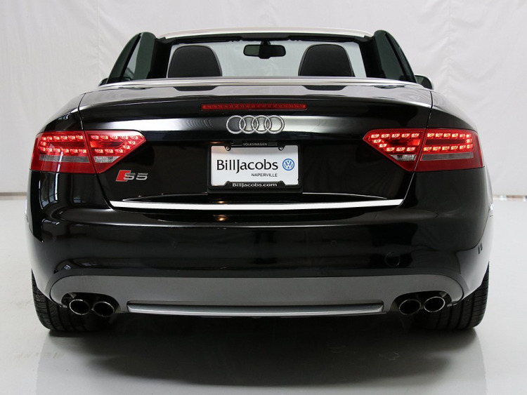 Baguette de coffre chrom&eacute;e compatible avec Audi S5