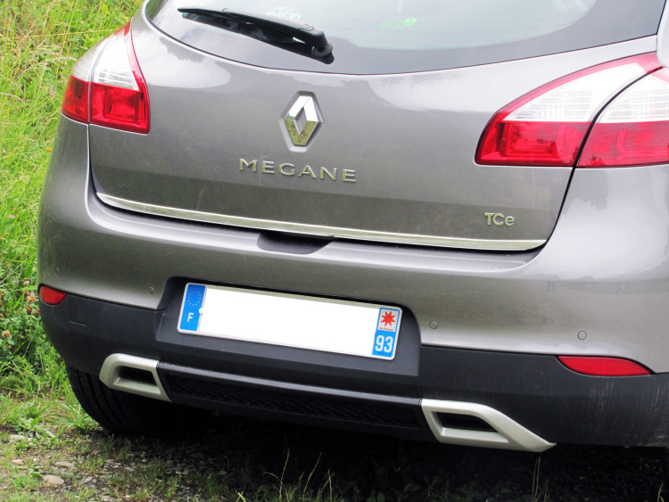 Baguette de coffre chrom&eacute;e compatible avec Renault M&eacute;gane III 08-12 Renault M&eacute;gane III phase 2 12-13 Renault M&eacute;gane III phase 3 13-21