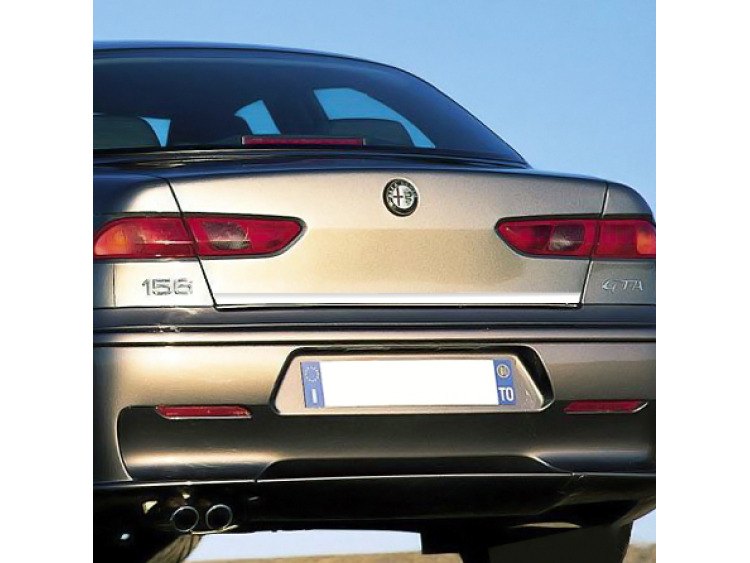 Baguette de coffre chrom&eacute;e pour Alfa Romeo 156