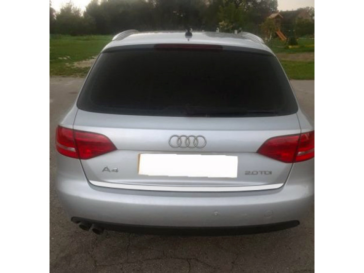 Baguette de coffre chrom&eacute;e pour Audi A4 s&eacute;rie 3 avant 08-11