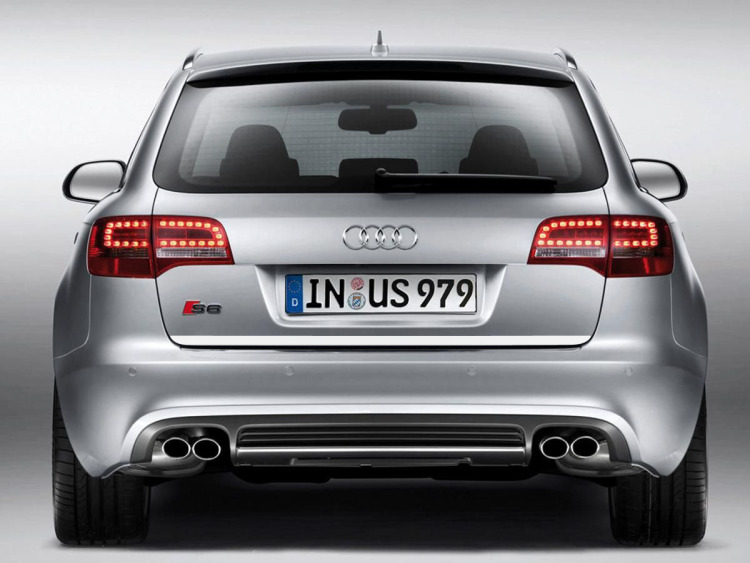 Baguette de coffre chrom&eacute;e pour Audi S6 06-08