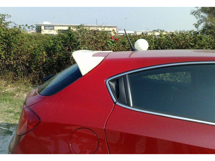 Becquet / aileron compatible avec Alfa Romeo Giullietta